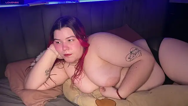 Snapshot of enchanting_alice chatting on February 8, 12:47 am enchanting alice online show from February 8, 12:47 am