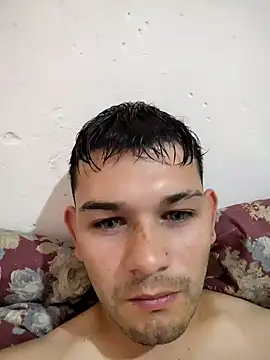 Snapshot of cr071199 chatting on October 6, 12:08 am cr071199 online show from October 6, 12:08 am