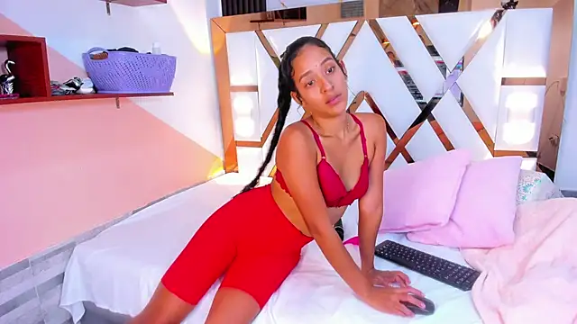 Snapshot of amberr_sweett69 chatting on February 20, 6:46 pm amberr sweett69 online show from February 20, 6:46 pm