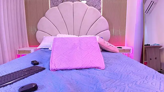 nata luna online show from November 13, 7:24 pm