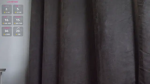 Victoria Thomsons1 online show from October 12, 12:37 pm