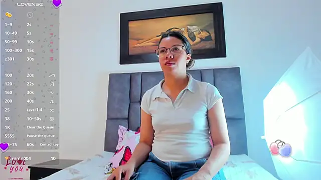 Snapshot of Vahiolet_smith chatting on April 4, 12:53 am Vahiolet smith online show from April 4, 12:53 am
