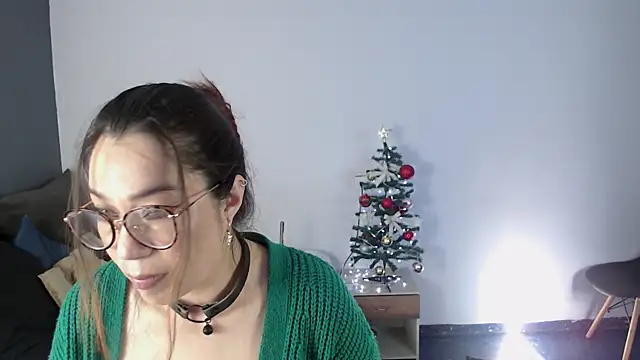 Miiaa wallace online show from December 22, 1:00 pm