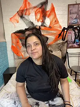 Snapshot of KataleyaStiward chatting on October 24, 1:07 pm KataleyaStiward online show from October 24, 1:07 pm