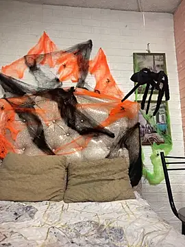 Snapshot of KataleyaStiward chatting on October 25, 2:02 pm KataleyaStiward online show from October 25, 2:02 pm