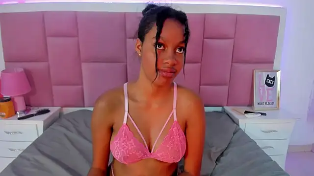 StormiHills online show from February 7, 5:51 pm