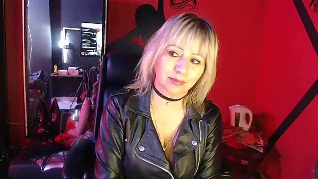 KLOE PIELL online show from November 10, 9:03 pm