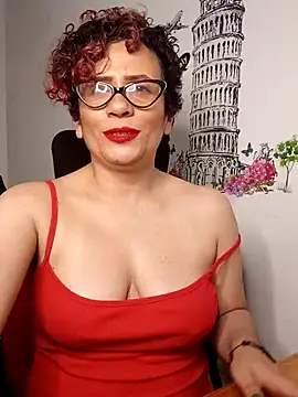 Snapshot of Daneshka_naughty chatting on December 14, 6:24 am Daneshka naughty online show from December 14, 6:24 am