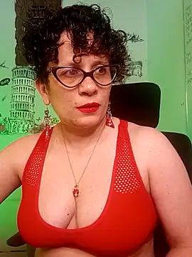 Snapshot of Daneshka_naughty chatting on March 12, 5:35 am Daneshka naughty online show from March 12, 5:35 am