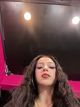 Snapshot of exoticmisfitt chatting on March 16, 2:17 am exoticmisfitt online show from March 16, 2:17 am