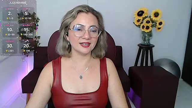 Snapshot of Ghada_milf chatting on April 24, 11:07 pm Ghada milf online show from April 24, 11:07 pm