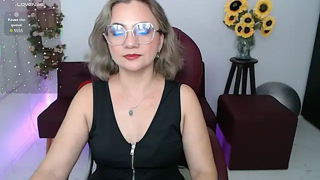 Snapshot of Ghada_milf chatting on May 2, 8:03 pm Ghada milf online show from May 2, 8:03 pm