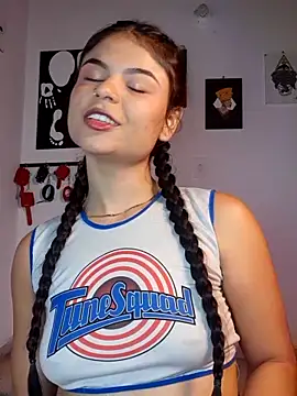 Cleo hills online show from June 9, 3:34 pm