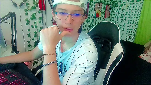 Andy gray online show from May 4, 2:57 pm