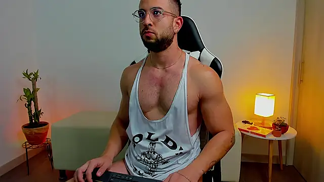 Snapshot of dafboy1 chatting on December 4, 11:19 am dafboy1 online show from December 4, 11:19 am