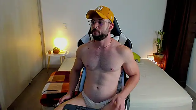 Snapshot of dafboy1 chatting on December 16, 11:32 pm dafboy1 online show from December 16, 11:32 pm