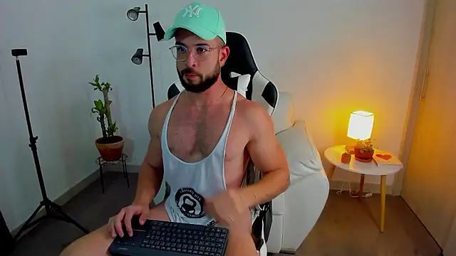 Snapshot of dafboy1 chatting on January 17, 2:27 am dafboy1 online show from January 17, 2:27 am