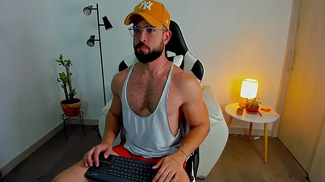 Snapshot of dafboy1 chatting on January 19, 1:37 pm dafboy1 online show from January 19, 1:37 pm