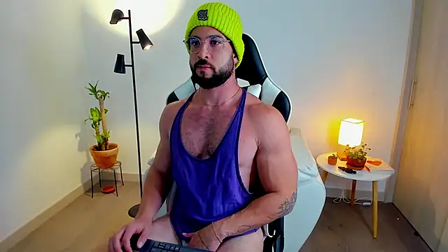 Snapshot of dafboy1 chatting on February 1, 2:21 am dafboy1 online show from February 1, 2:21 am