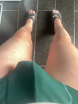 Snapshot of tomlolala chatting on February 8, 9:02 am tomlolala online show from February 8, 9:02 am