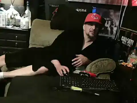 Snapshot of RM_Discov3ri3z chatting on January 4, 9:32 am RM Discov3ri3z online show from January 4, 9:32 am