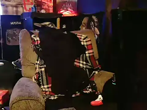 Snapshot of RM_Discov3ri3z chatting on February 14, 5:30 am RM Discov3ri3z online show from February 14, 5:30 am