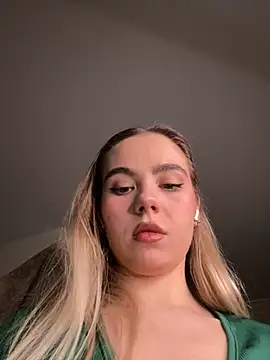 SkyBriii online show from February 26, 6:21 pm