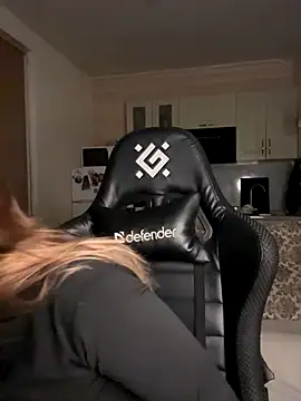 SkyBriii online show from October 17, 7:16 pm