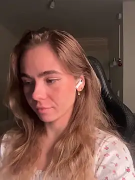 SkyBriii online show from October 20, 3:01 pm