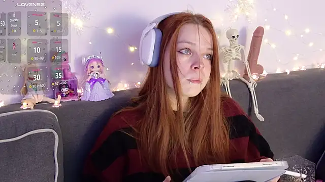 ValBae online show from January 10, 9:05 pm