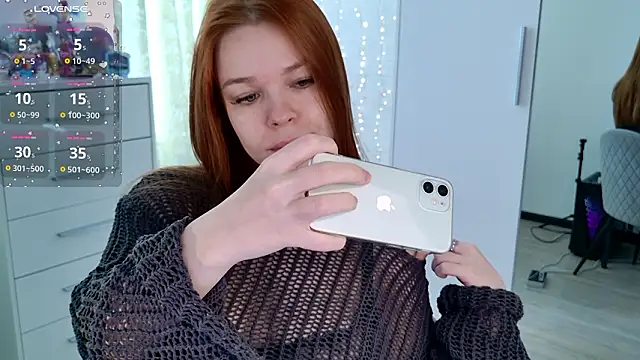 Snapshot of ValBae chatting on March 13, 7:26 am ValBae online show from March 13, 7:26 am