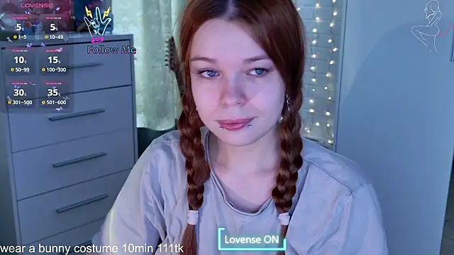 Snapshot of ValBae chatting on April 4, 6:00 am ValBae online show from April 4, 6:00 am