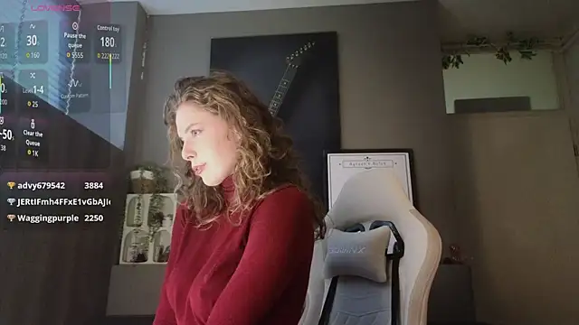 Snapshot of AyreenMoore chatting on March 21, 2:09 pm AyreenMoore online show from March 21, 2:09 pm