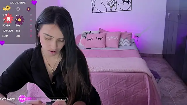 Tinylottie online show from January 18, 5:15 pm