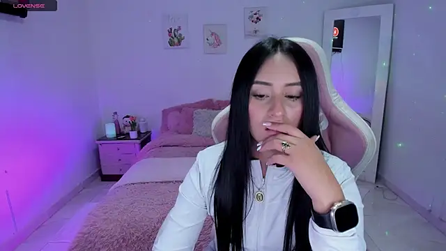 Tinylottie online show from July 5, 1:45 am