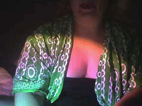 queenqabriel online show from December 8, 10:03 pm
