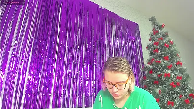 Seductive She Wolf online show from January 8, 1:09 pm
