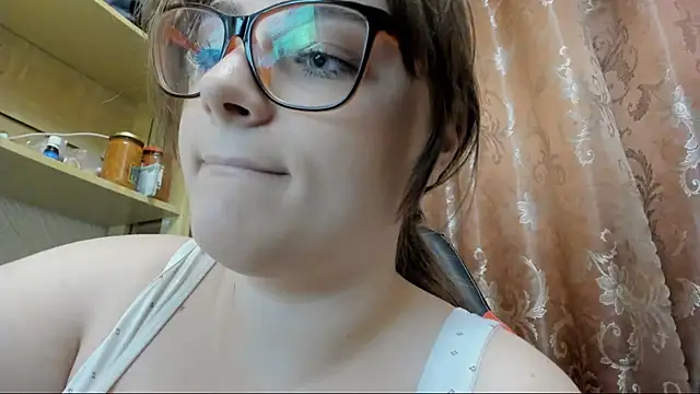 Seductive She Wolf online show from May 3, 7:31 pm