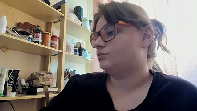 Seductive She Wolf online show from May 11, 4:04 pm