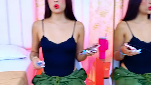 Mia-Monroe online show from October 8, 7:00 pm