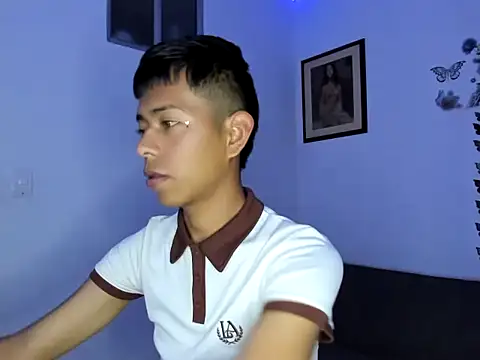 Snapshot of horny_pair chatting on April 3, 8:40 pm horny pair online show from April 3, 8:40 pm