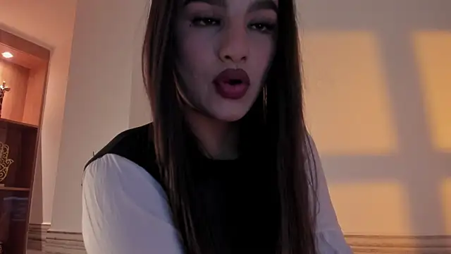 Sophia Cambpell online show from May 16, 9:57 pm