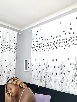 Snapshot of MelStar18xxx chatting on February 18, 12:17 am MelStar18xxx online show from February 18, 12:17 am