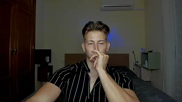 Snapshot of Findom_alpha chatting on February 16, 7:49 pm Findom alpha online show from February 16, 7:49 pm