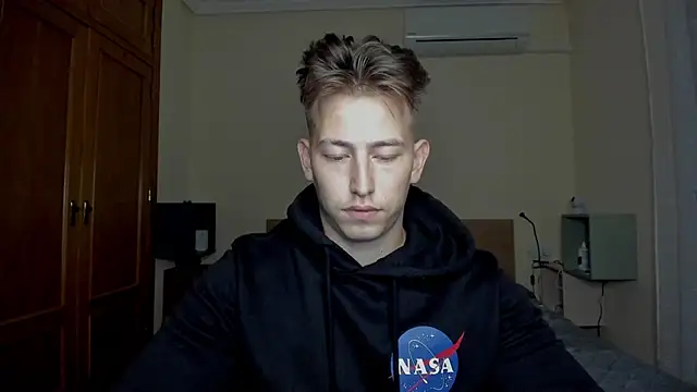 Snapshot of Findom_alpha chatting on March 1, 7:48 pm Findom alpha online show from March 1, 7:48 pm