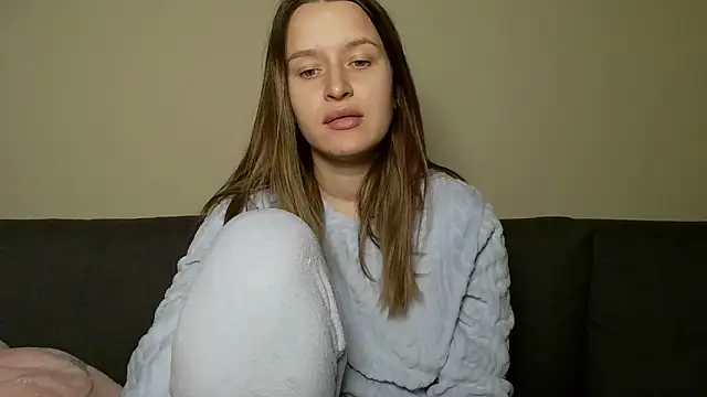 Snapshot of Submissive_love chatting on February 6, 7:29 pm Submissive love online show from February 6, 7:29 pm