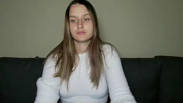 Snapshot of Submissive_love chatting on February 15, 7:39 pm Submissive love online show from February 15, 7:39 pm