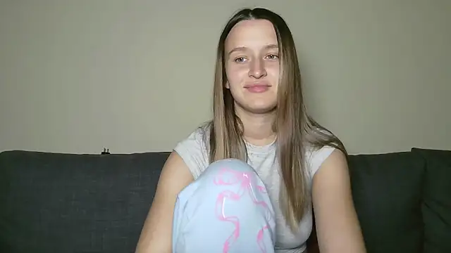 Snapshot of Submissive_love chatting on February 26, 8:54 pm Submissive love online show from February 26, 8:54 pm