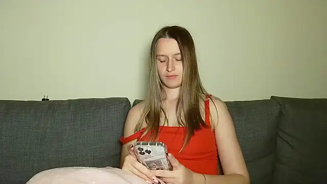 Snapshot of Submissive_love chatting on February 26, 11:59 pm Submissive love online show from February 26, 11:59 pm