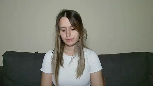 Snapshot of Submissive_love chatting on March 1, 8:10 pm Submissive love online show from March 1, 8:10 pm